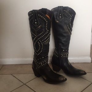 Old Gringo Belinda Boots in Beige/Chocolate color.